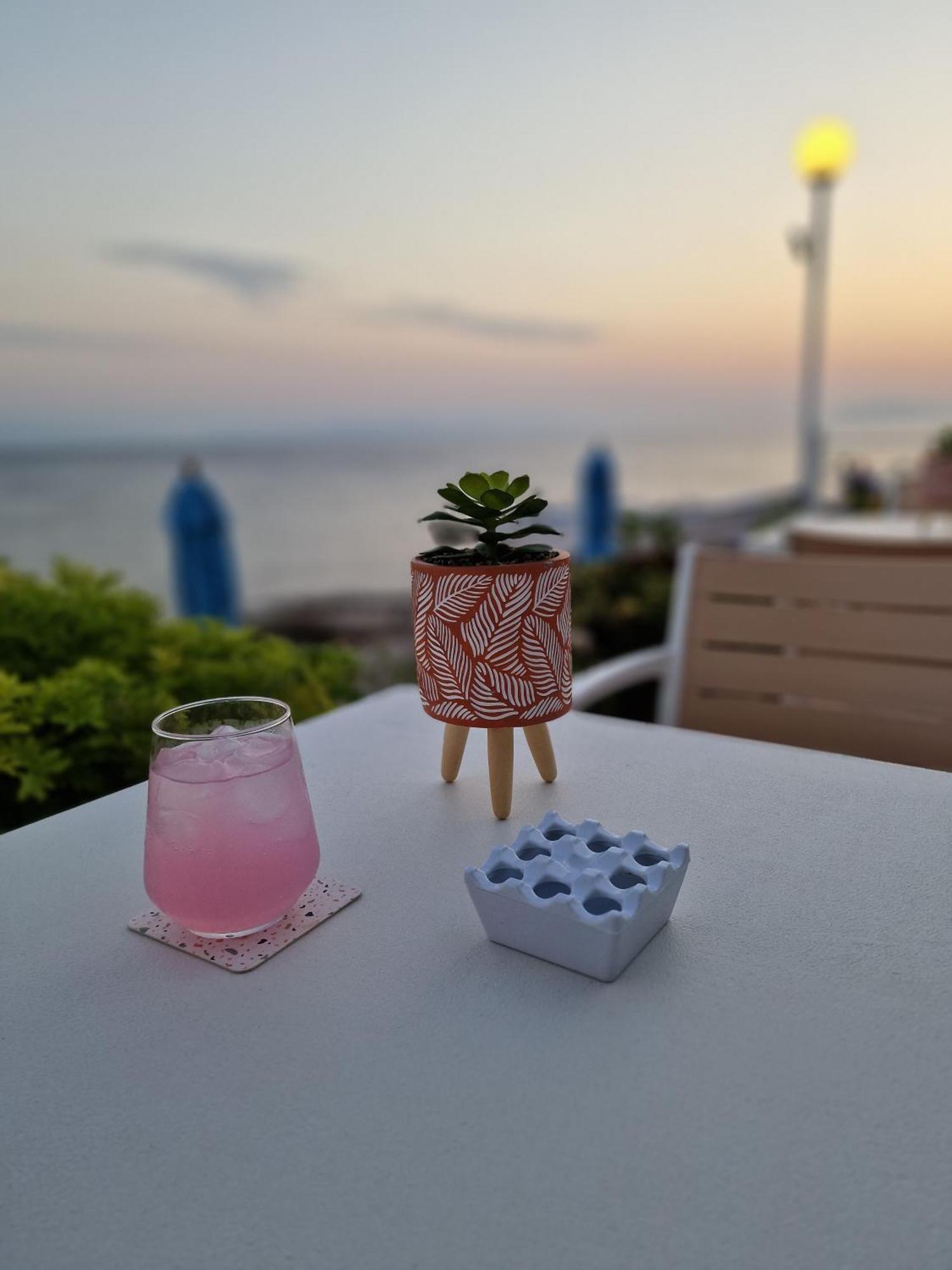 Porto Xronia Aparthotel Khrónia Екстериор снимка