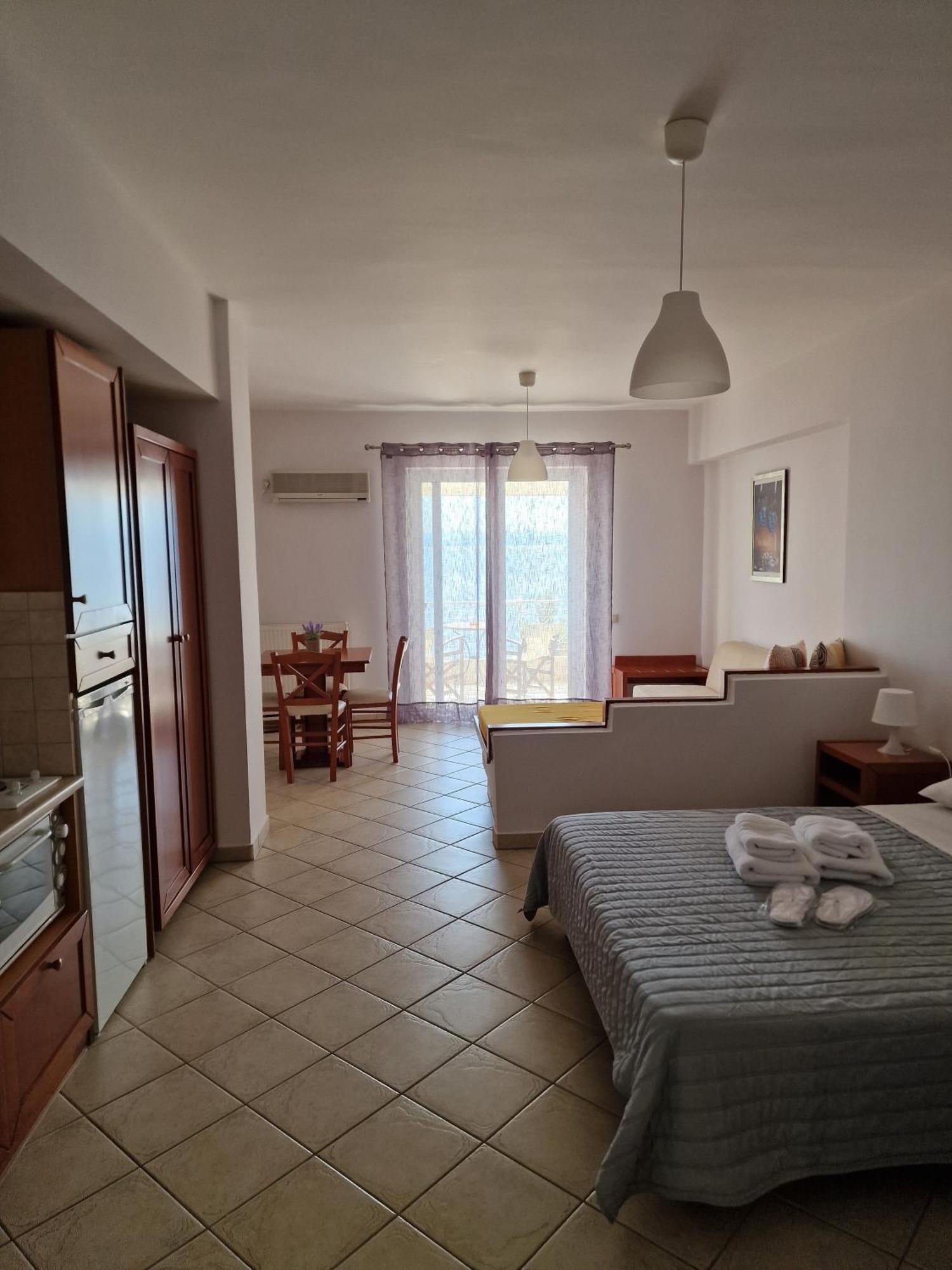 Porto Xronia Aparthotel Khrónia Екстериор снимка