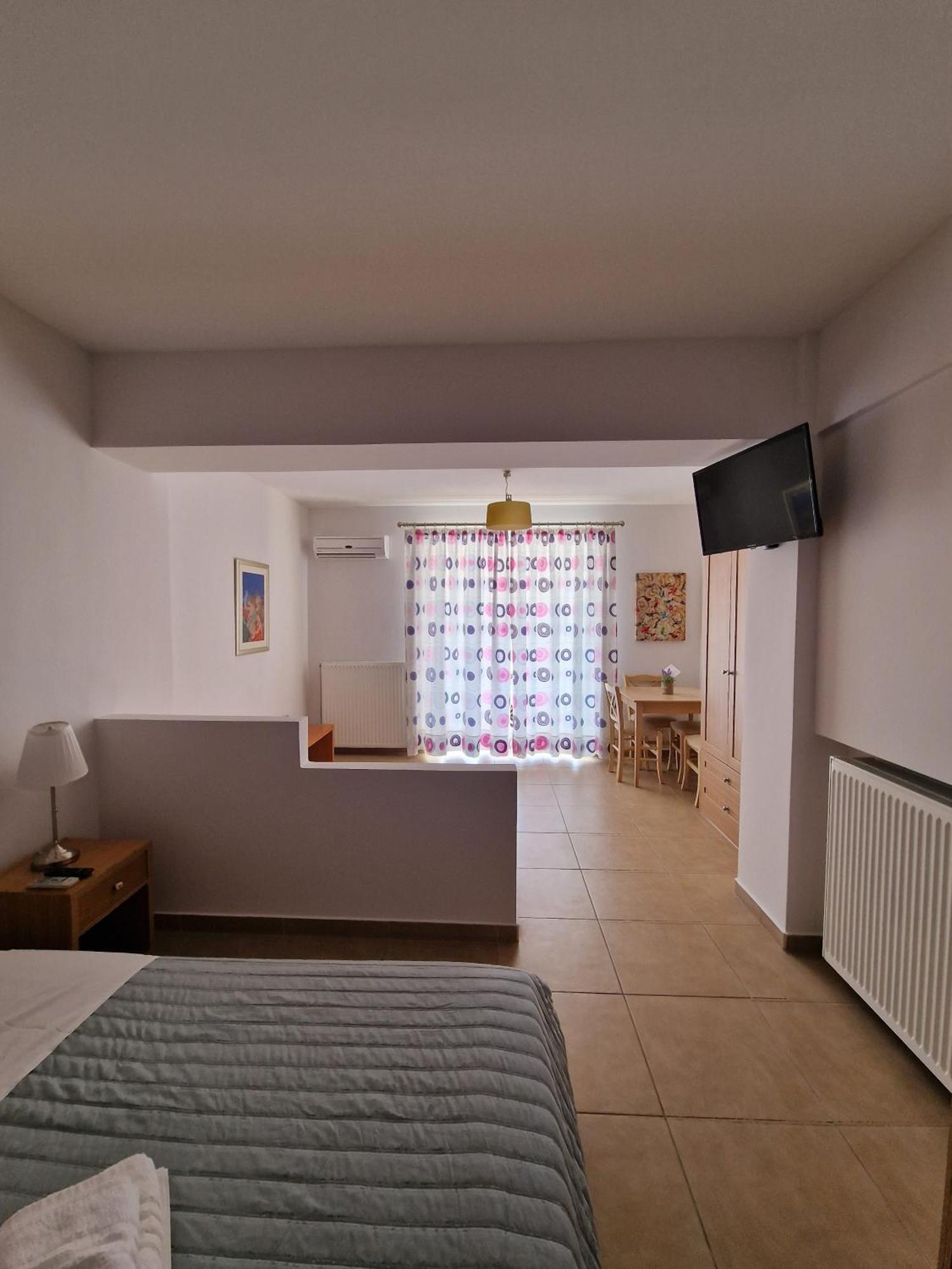 Porto Xronia Aparthotel Khrónia Екстериор снимка