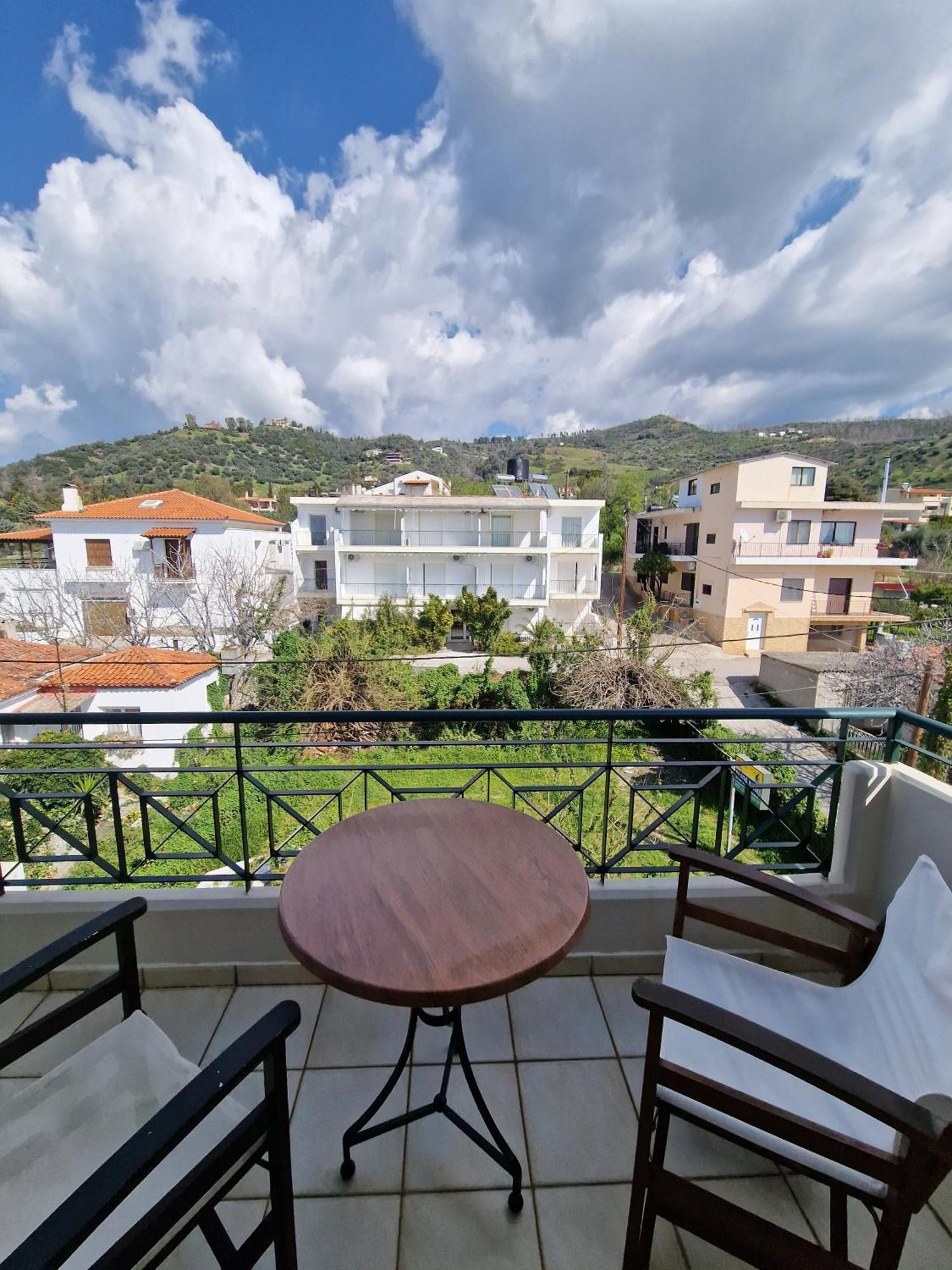 Porto Xronia Aparthotel Khrónia Екстериор снимка